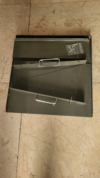 Rack para monitores CRT o planos de 17 pulgadas