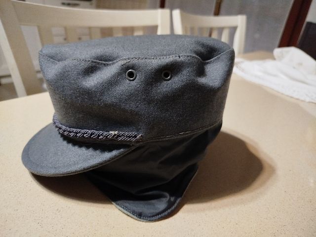 Berretto invernale con visiera e paraor