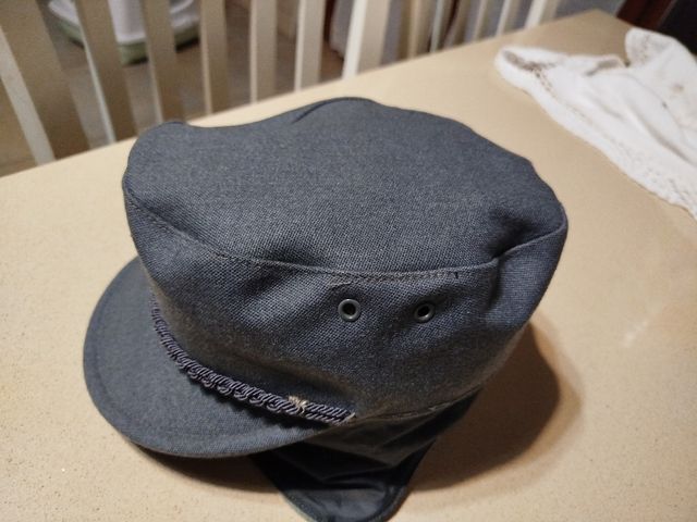 Berretto invernale con visiera e paraor