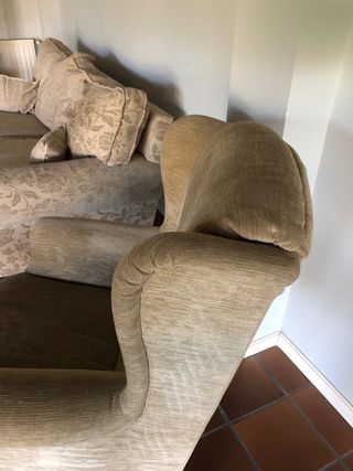 Sofas orejeros con escabel