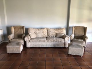 Sofas orejeros con escabel