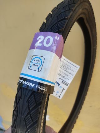 Cubierta Trekking 20" nueva