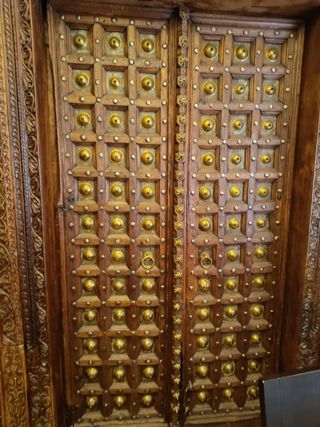 PUERTA INDIA ANTIGUA MADERA LABRADA