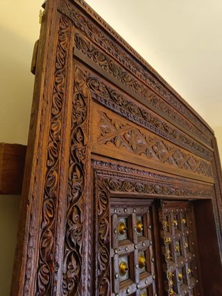 PUERTA INDIA ANTIGUA MADERA LABRADA