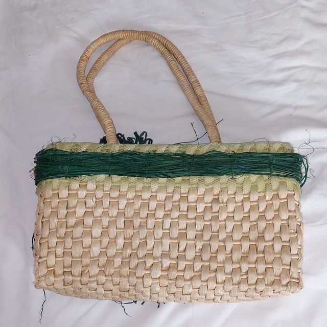 Borsa mare marca Carpisa paglia e rafia con fiori