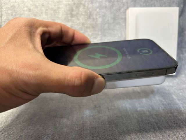 Offerta caricabatterie magnetico 6000mah