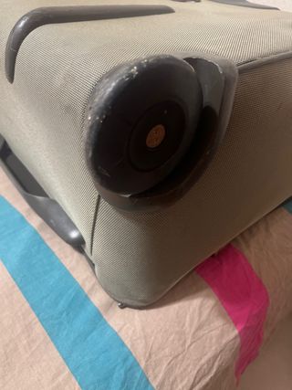 Maleta portatrajes con ruedas