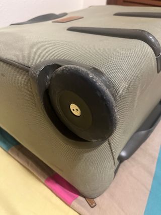 Maleta portatrajes con ruedas