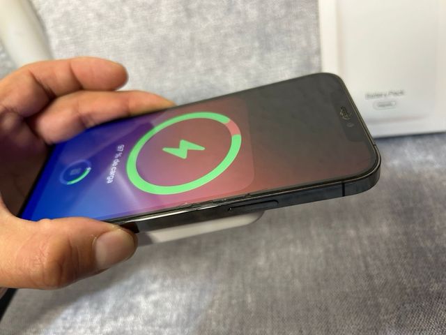 Offerta caricabatterie magnetico 6000mah