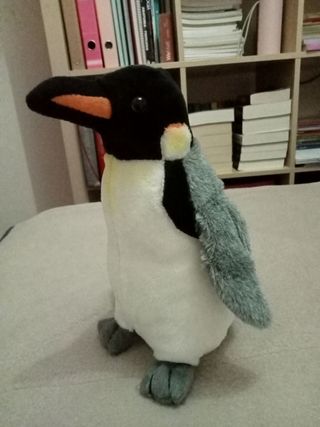 Peluche pequeno pinguim
