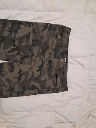 Pantalones elásticos militares