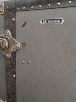 BAUL GUARDARROPA DE VIAJE DE LOS AÑOS 1920