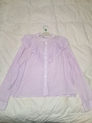 Camisa de Plumeti con volantes.