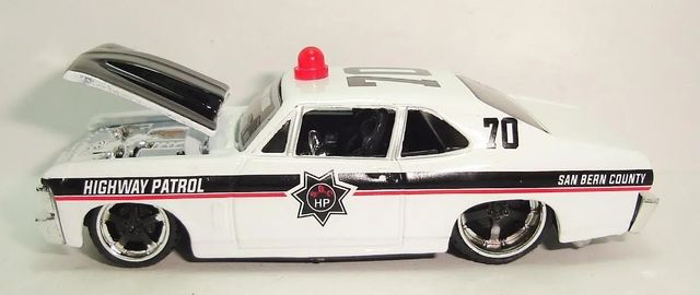 CHEVY NOVA POLICE MAISTO ESCALA 1:64