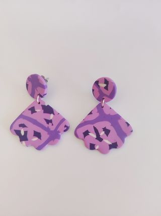 Pendientes de arcilla polimérica.