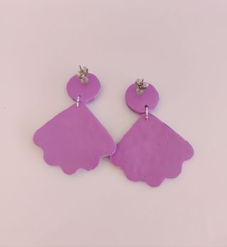 Pendientes de arcilla polimérica.