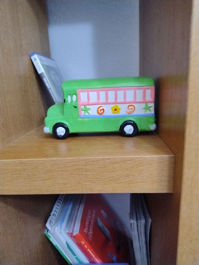 Hucha con forma de autobús