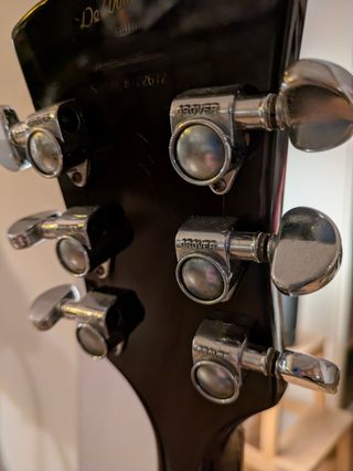 Guitarra De Armond M75T