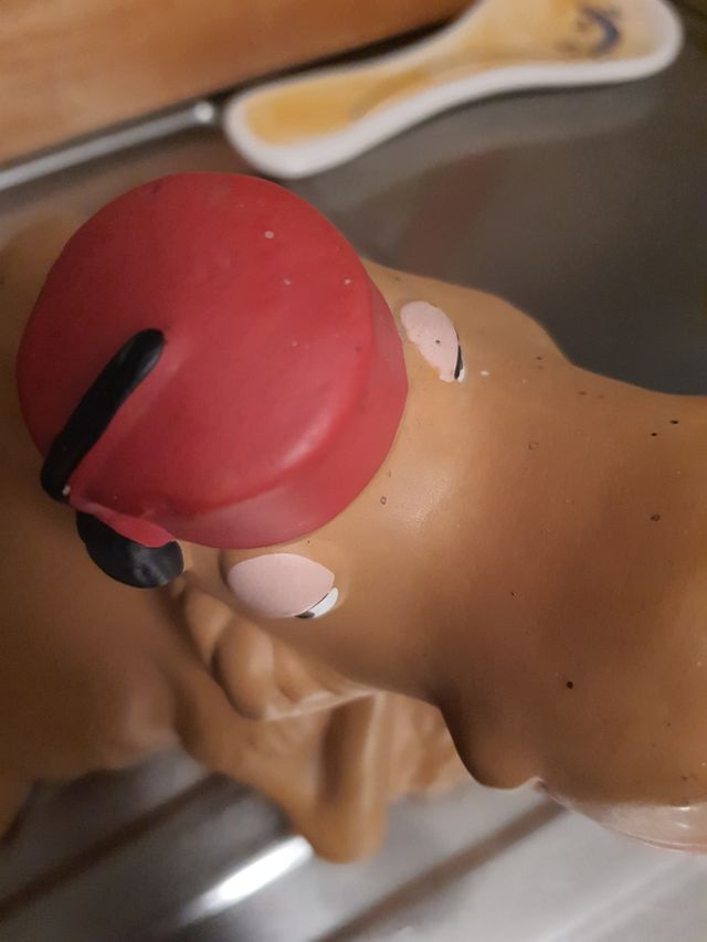 Salvadanaio in ceramica dipinta a mano