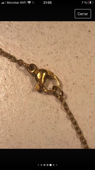 Gargantilla con inicial de la letra E