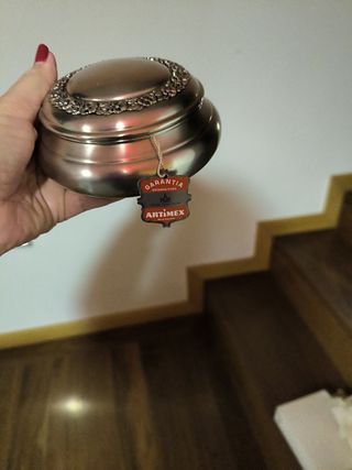 Guarda jóias em estanho