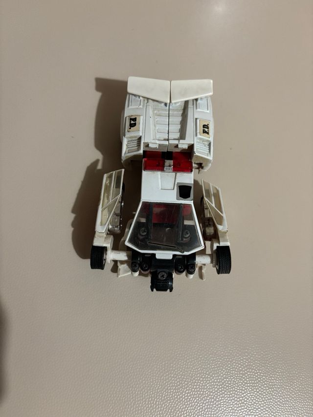 Takara 1980/1982 Transformer Red Alert Fire Chief