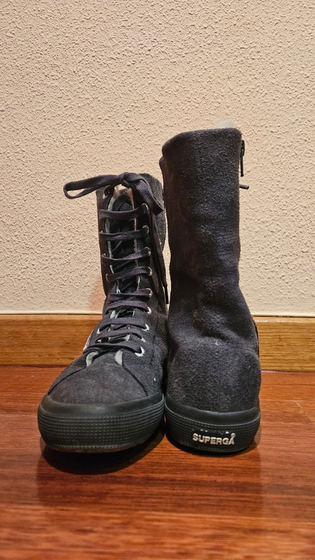 Botas de ante gris