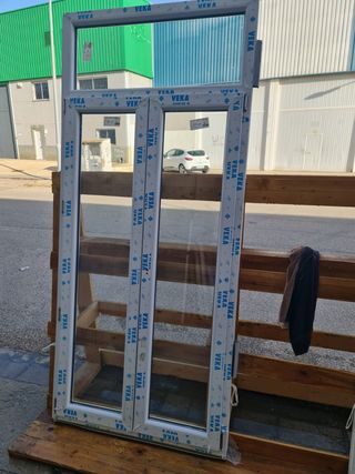 Puerta pvc Veka 246*111