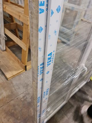 Puerta pvc Veka 246*111