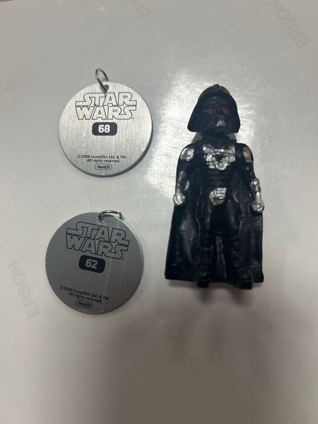 Figura darthvader con chapas