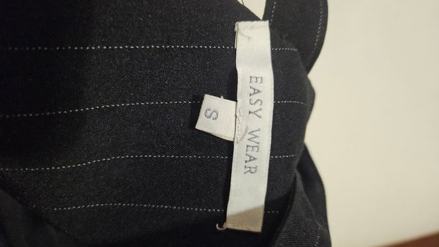 Peto negro con rallas