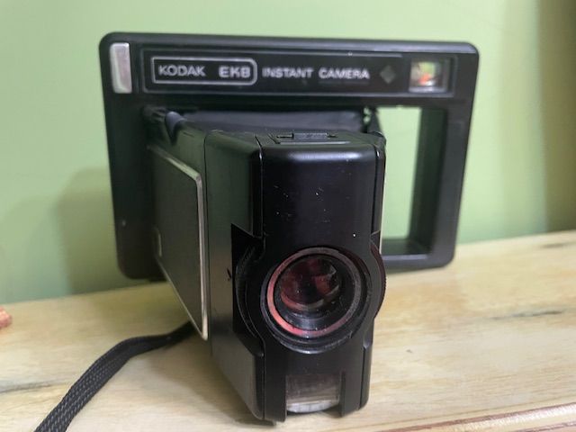 CÁMARA KODAK EK8 INSTANT