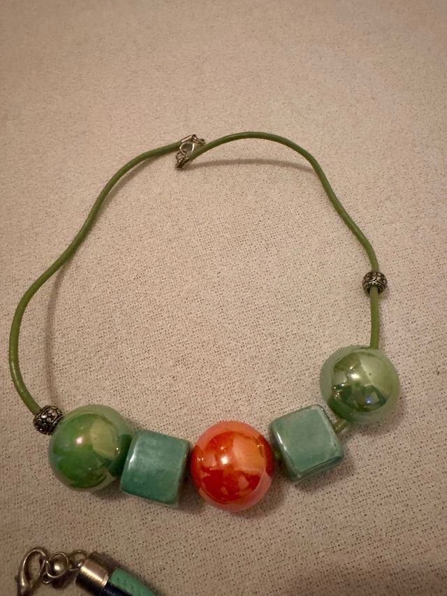 Collar y pulsera verde