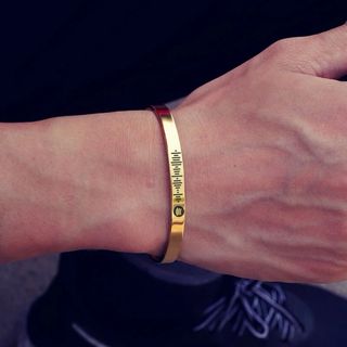 Pulseras de acero personalizadas grabado láser. 