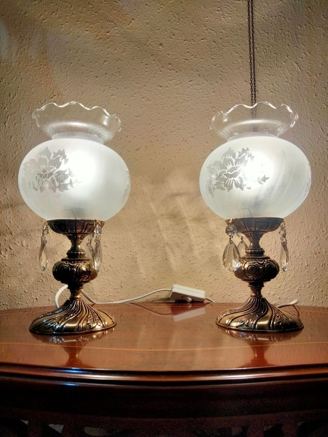 Coppia di lampade da tavolo a forma di ragno in bronzo e cristallo con lacrime