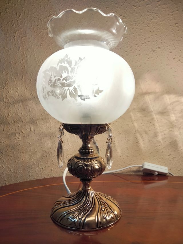 Coppia di lampade da tavolo a forma di ragno in bronzo e cristallo con lacrime