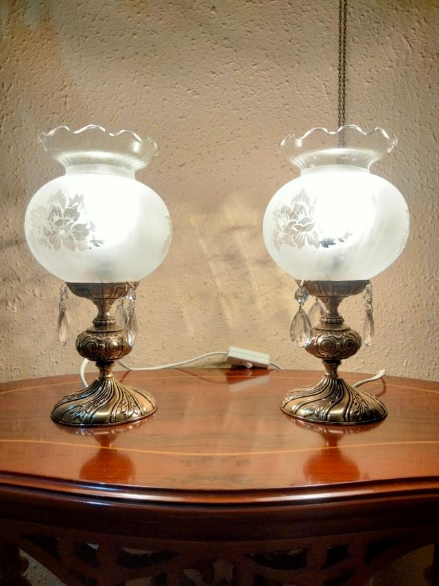 Coppia di lampade da tavolo a forma di ragno in bronzo e cristallo con lacrime