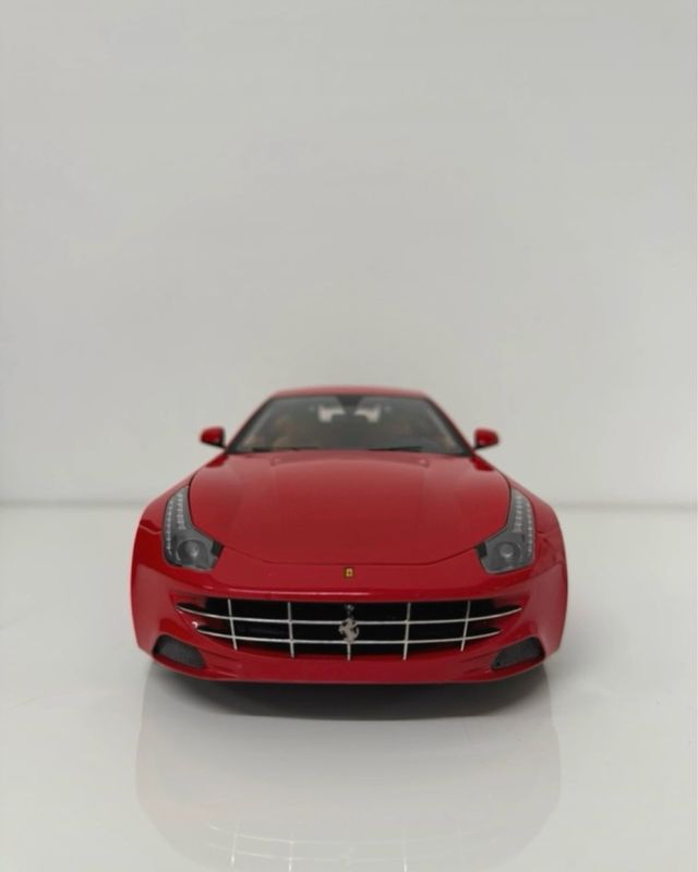 Ferrari FF 1:18 hot wheels élite
