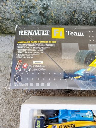 Coche teledirigido Renault Team
