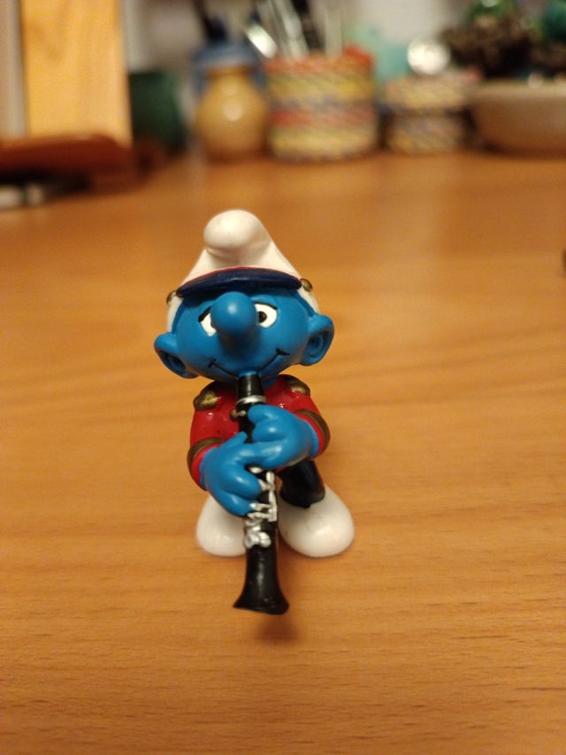 Pitufo músico clarinetista Schleich