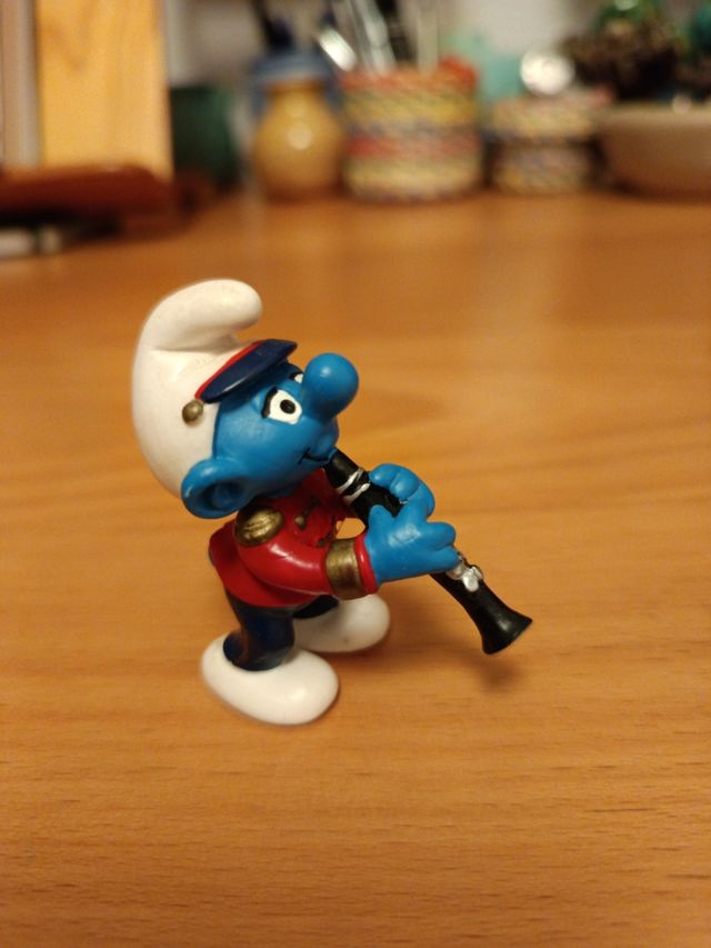 Pitufo músico clarinetista Schleich