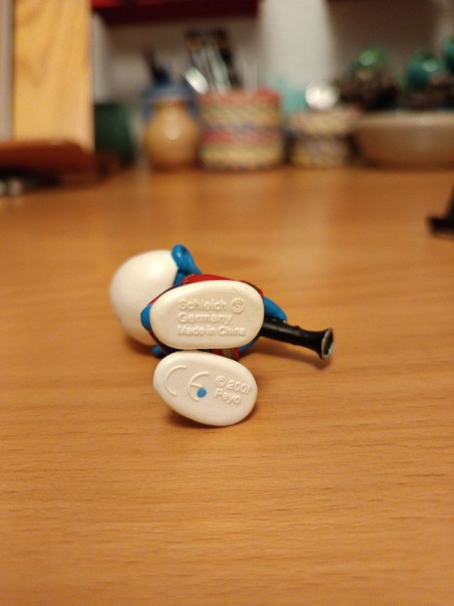 Pitufo músico clarinetista Schleich