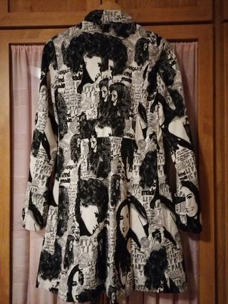 Abrigo Desigual con botones en color