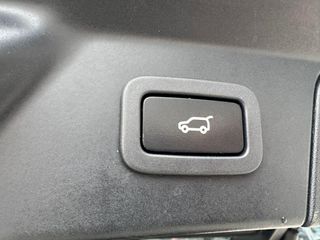 LAND_ROVER Range Rover Velar 3.0D D300 R-Dynamic SE 4WD Auto
