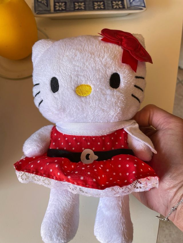 Hello Kitty pupazzo /bambola
