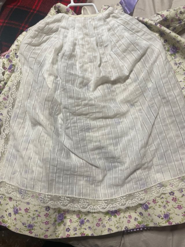 Alquilo traje fallera niña