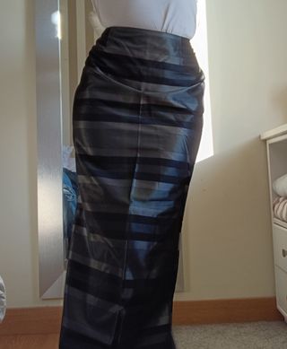 Falda larga gris talla L nueva