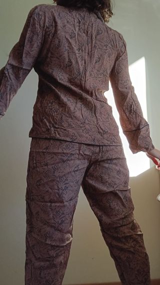 Pijama marron en conjunto talla S-M nuevo Oysho