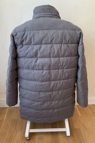 Abrigo acolchado de caballero. Color gris. Zara. L