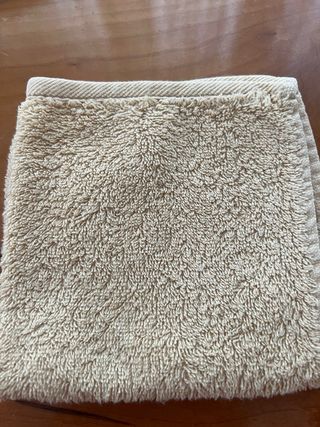 Set 3 salviette in cotone con cestino.